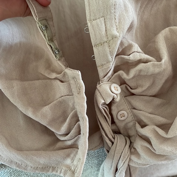 Petal & Pup Beige Tie Crop Top- Size 6/Small - Picture 9 of 10